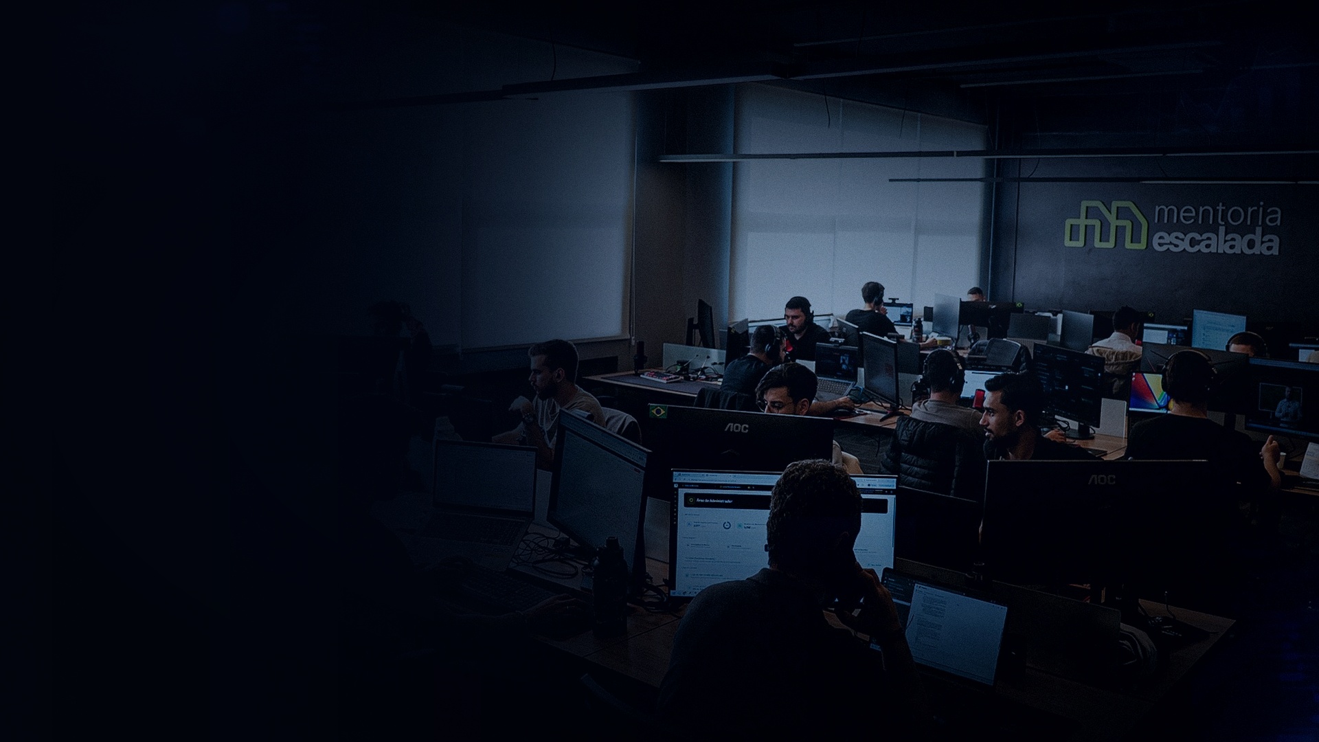 Equipe do Grupo Escalada operando contas de Mercado Livre